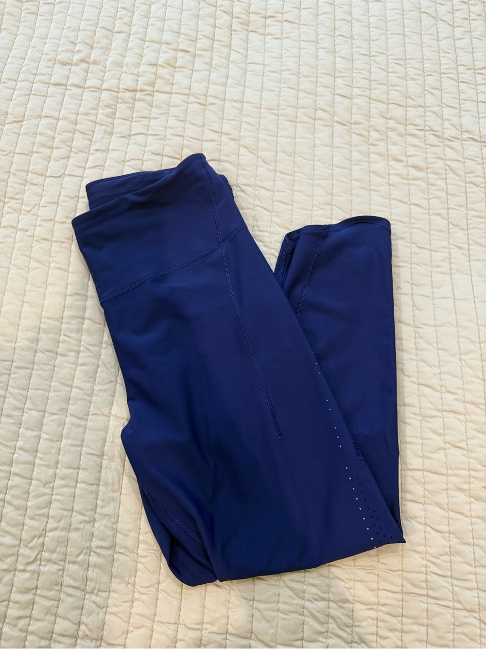 Athleta Pacesetter laser cut 7/8 tight